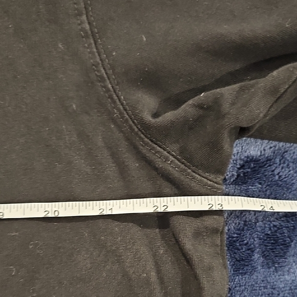 Ami Black T-Shirt with Heart Logo - Picture 8 of 12